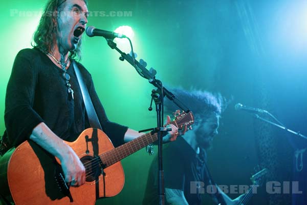 NEW MODEL ARMY - 2013-12-20 - PARIS - Divan du Monde - Justin Edward Sullivan